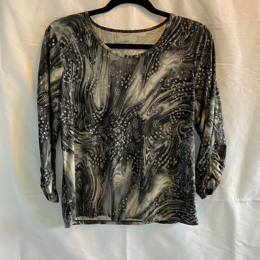 🌷3/$25🌷 Ladies top